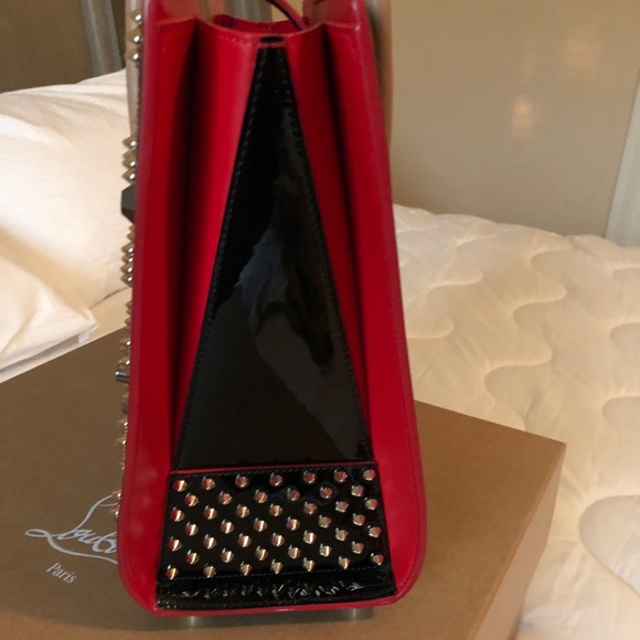 Christian Louboutin - Picture 3 of 8